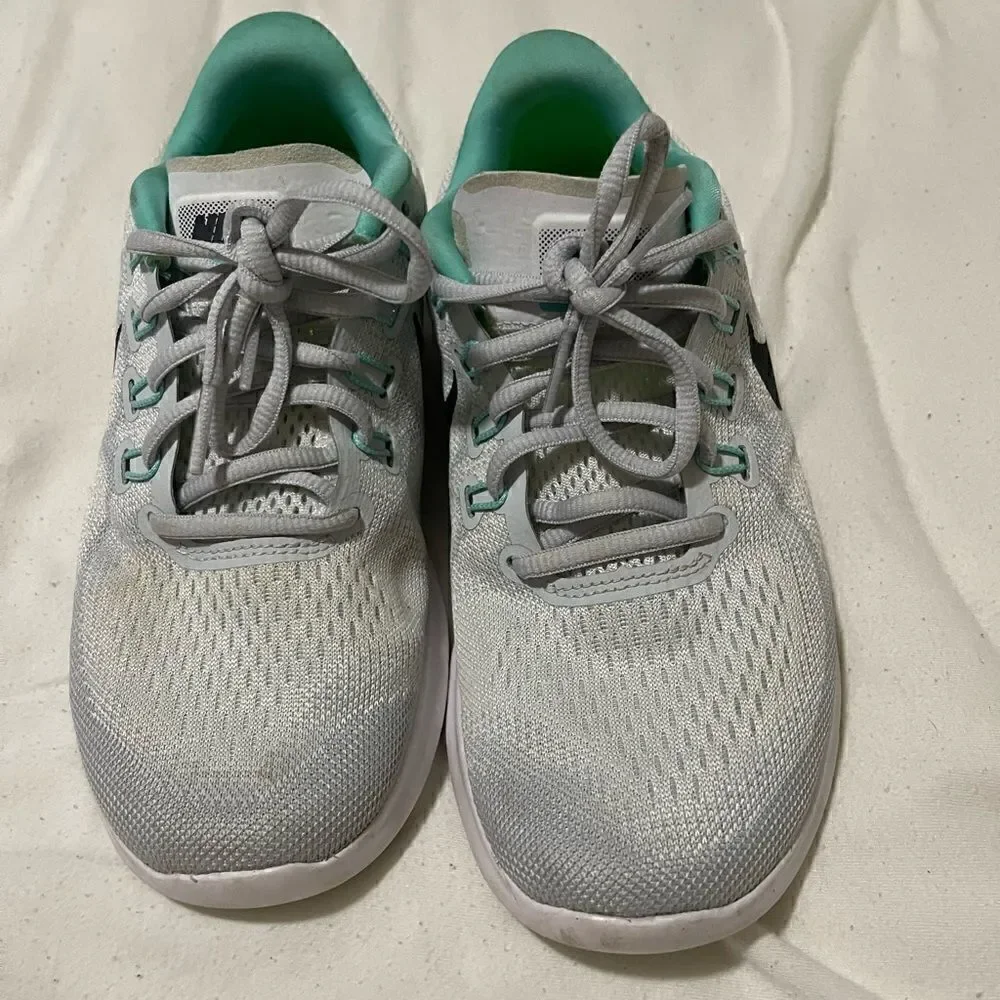 Nike free runs mint and white